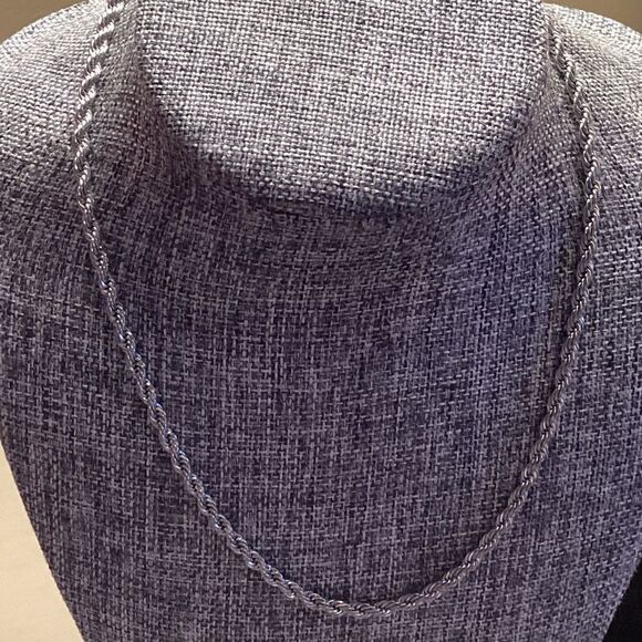 Silvertone Twisted Rope Diamond Cut Necklace 18” - Picture 3 of 7